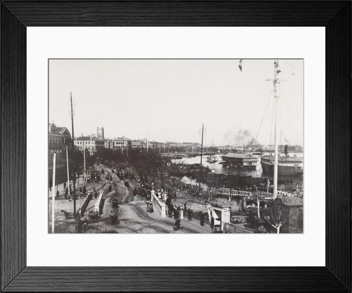 Framed Print : View along the Bund, Shanghai, China Framed Print : View along the Bund, Shanghai, China