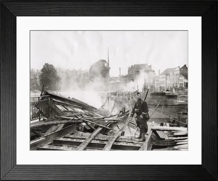 Framed Print : WWI: Belgian soldiers destroy railway line to Brussels Framed Print : WWI: Belgian soldiers destroy railway line to Brussels