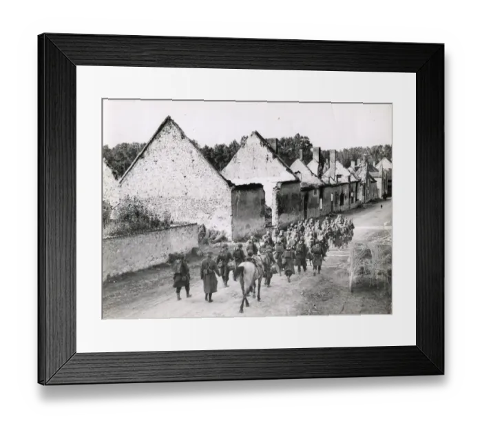Framed Print : WWI: French soliders in Soizy-aux-Bois, on way to front Framed Print : WWI: French soliders in Soizy-aux-Bois, on way to front