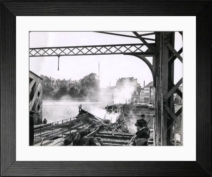 Framed Print : WWI: Railway bridge blown up Dendermonde, Termonde Framed Print : WWI: Railway bridge blown up Dendermonde, Termonde