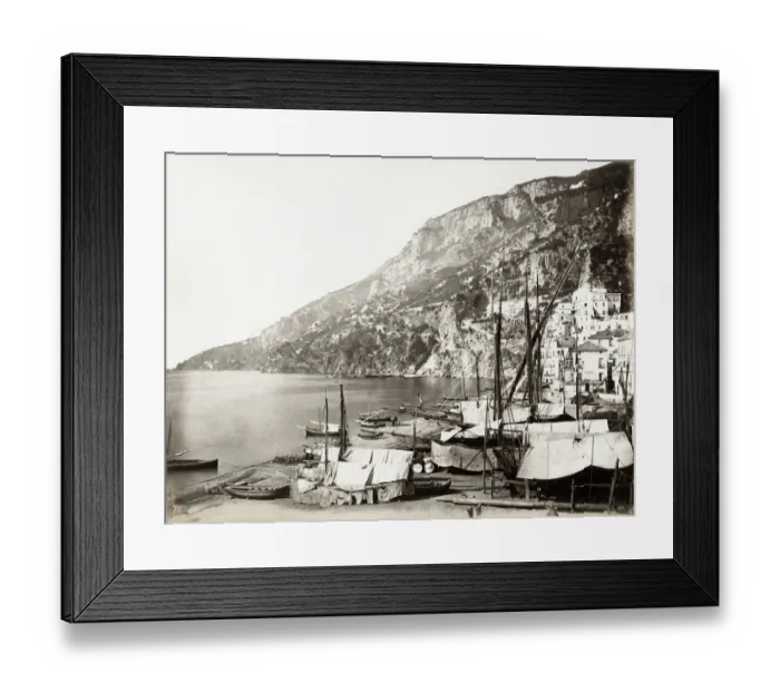 Framed Print : Boats tied up along the beach at Amalfi, Italy Framed Print : Boats tied up along the beach at Amalfi, Italy