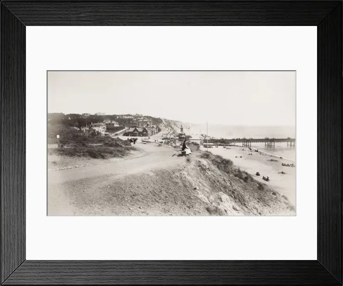 Framed Print : Bournemouth, beach and pier, looking East Framed Print : Bournemouth, beach and pier, looking East