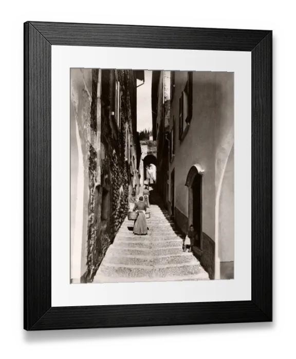 Framed Print : Street in Bellagio, Lake Como, Italy Framed Print : Street in Bellagio, Lake Como, Italy