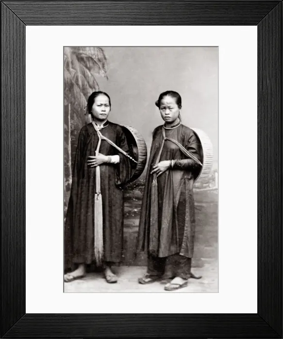 Framed Print : portrait Indo-China, Vietnam or Singapore Framed Print : portrait Indo-China, Vietnam or Singapore