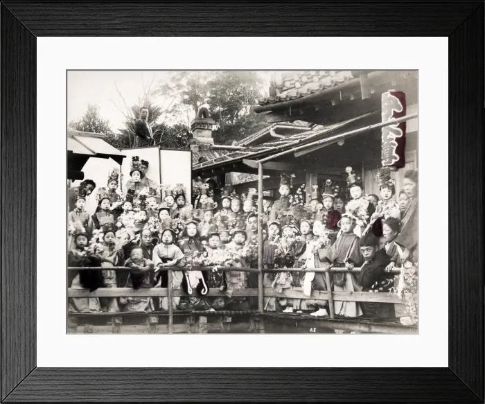 Framed Print : Large group of Japanese children in festival dress, Japaan Framed Print : Large group of Japanese children in festival dress, Japaan