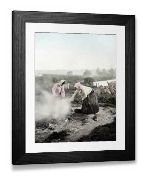 Framed Print : c. 1900 New Zealand - Maori women cooking thermal spring Framed Print : c. 1900 New Zealand - Maori women cooking thermal spring