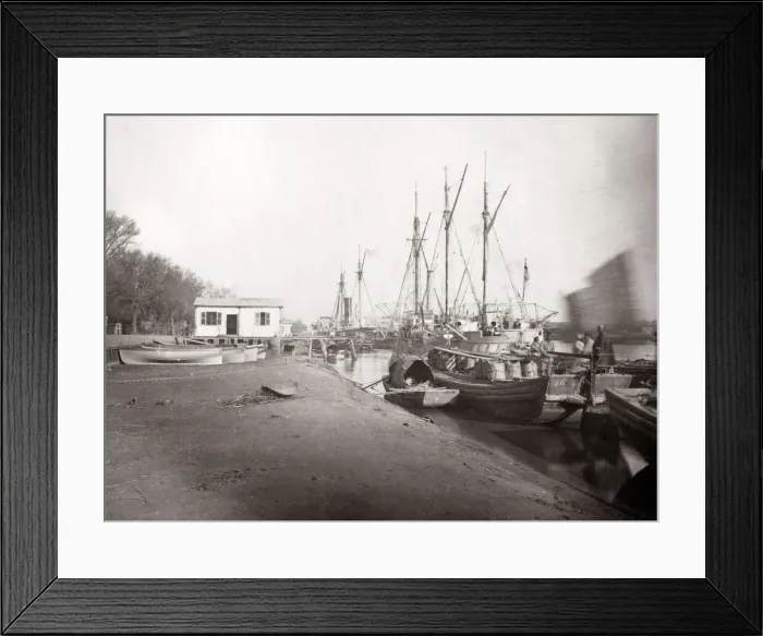 Framed Print : c. 1880s China - boats along the Bund, Hankow Wuhan Framed Print : c. 1880s China - boats along the Bund, Hankow Wuhan