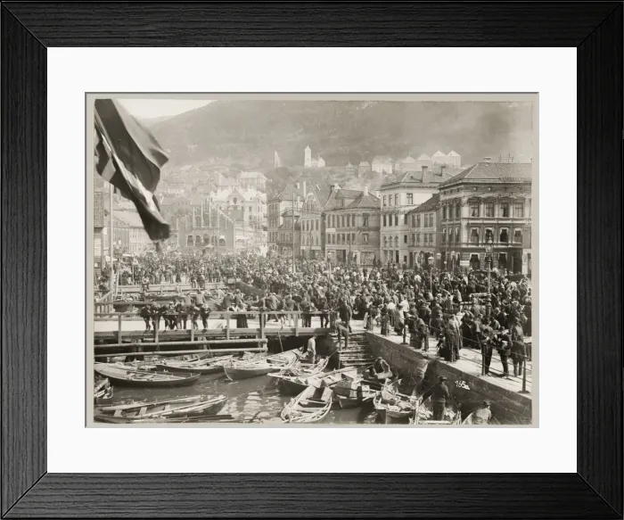 Framed Print : Fish market in Bergen, Norway Framed Print : Fish market in Bergen, Norway