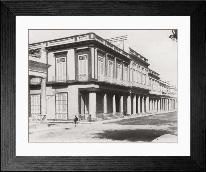 Framed Print : Cuba: Cuban architecture, Havana, colonnades Framed Print : Cuba: Cuban architecture, Havana, colonnades