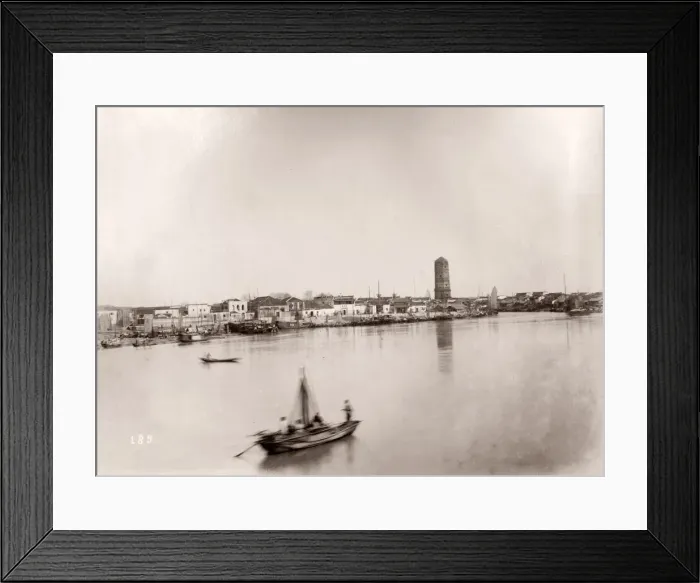 Framed Print : China c. 1880s - boats on the Yangtze River at Wuhu Framed Print : China c. 1880s - boats on the Yangtze River at Wuhu