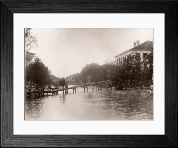 Framed Print : China c. 1880s - flooding Hankow Hankou Wuhan Framed Print : China c. 1880s - flooding Hankow Hankou Wuhan