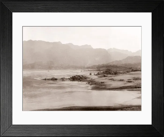 Framed Print : China c. 1880s - scene on the banks of the Yangtze river Framed Print : China c. 1880s - scene on the banks of the Yangtze river