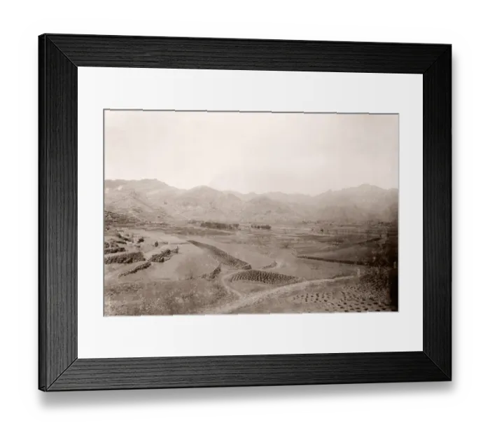Framed Print : China c. 1880s - scene on the banks of the Yangtze river Framed Print : China c. 1880s - scene on the banks of the Yangtze river