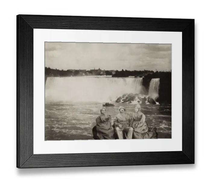 Framed Print : Niagara Falls, studio mock-up Framed Print : Niagara Falls, studio mock-up