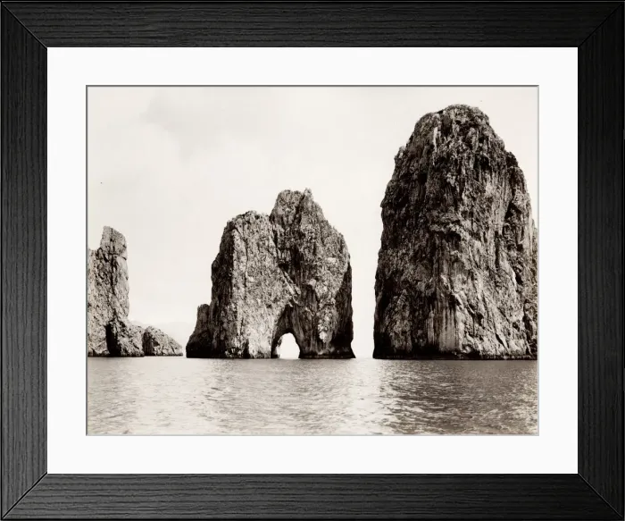 Framed Print : Faraglion, Capri, Italy Framed Print : Faraglion, Capri, Italy