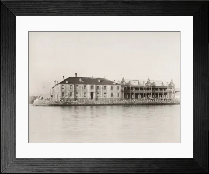 Framed Print : Grand Hotel on the Bund, Yokohama, Japan Framed Print : Grand Hotel on the Bund, Yokohama, Japan