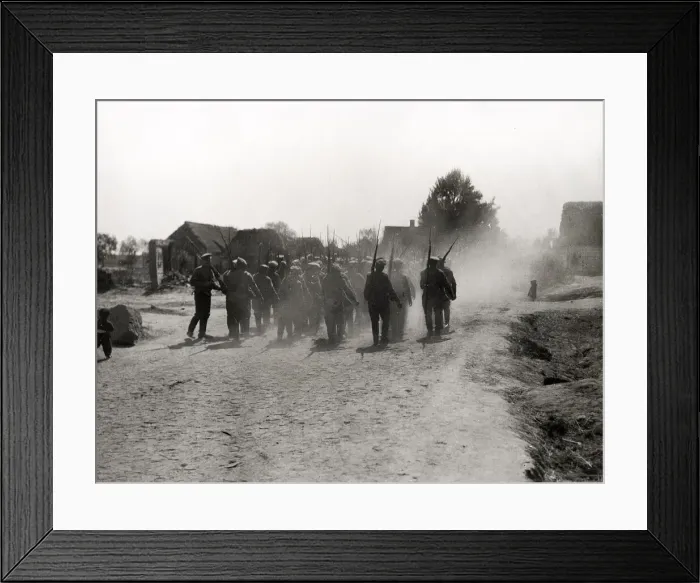 Framed Print : Siberian Infantry returning from the front, WWI Framed Print : Siberian Infantry returning from the front, WWI