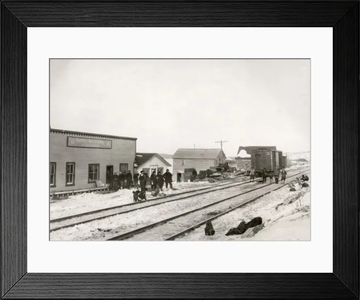 Framed Print : Early 20th century vintage press photograph Framed Print : Early 20th century vintage press photograph