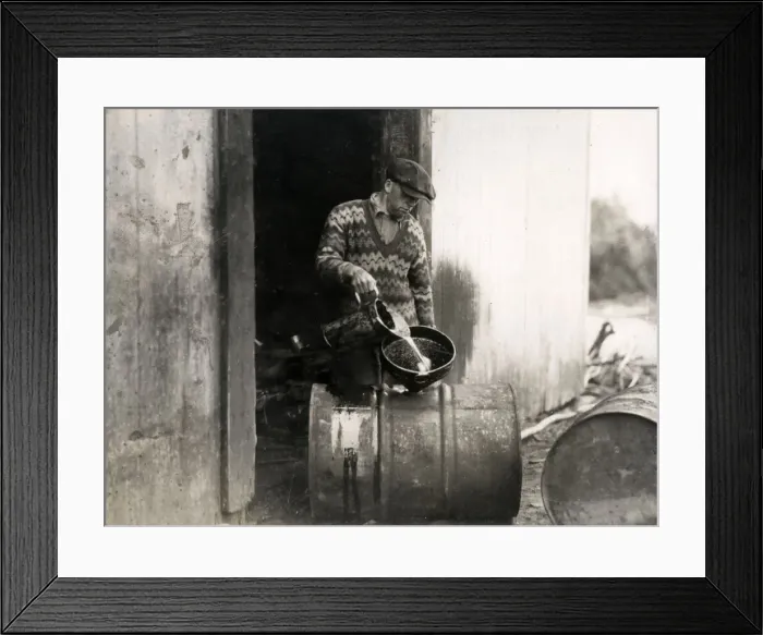 Framed Print : Early 20th century vintage press photograph Framed Print : Early 20th century vintage press photograph