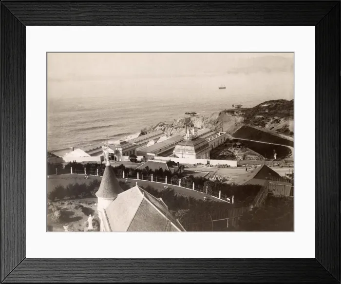 Framed Print : Early 20th century vintage press photograph Framed Print : Early 20th century vintage press photograph