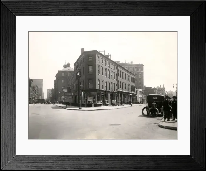 Framed Print : Early 20th century vintage press photograph Framed Print : Early 20th century vintage press photograph