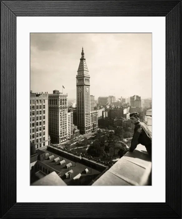 Framed Print : Early 20th century vintage press photograph Framed Print : Early 20th century vintage press photograph