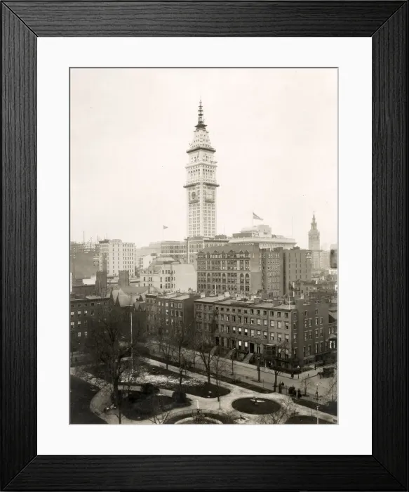 Framed Print : Early 20th century vintage press photograph Framed Print : Early 20th century vintage press photograph