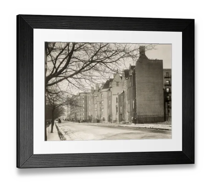 Framed Print : Early 20th century vintage press photograph Framed Print : Early 20th century vintage press photograph