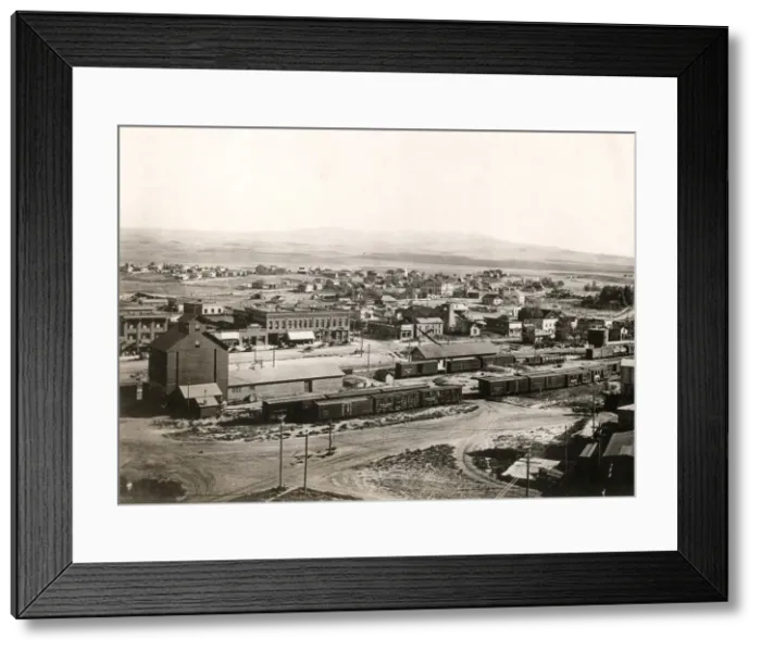 Framed Print : Early 20th century vintage press photograph Framed Print : Early 20th century vintage press photograph