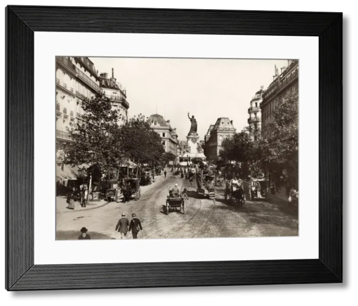 Framed Print : Place de la Republique, Paris, France Framed Print : Place de la Republique, Paris, France