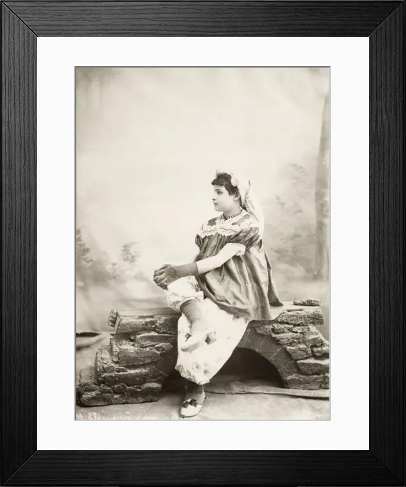 Framed Print : Young Jewish woman, Tunisia studio Framed Print : Young Jewish woman, Tunisia studio