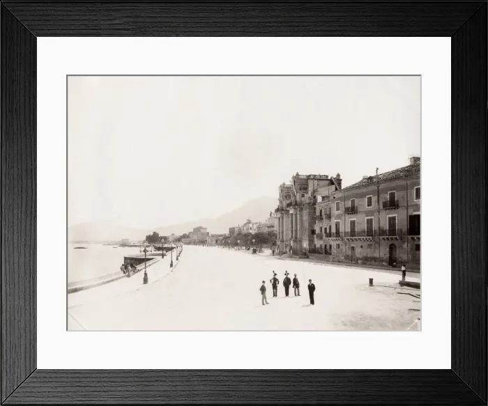 Framed Print : The Foro Italico along the seafront of Palermo, Sicily, Italy Framed Print : The Foro Italico along the seafront of Palermo, Sicily, Italy