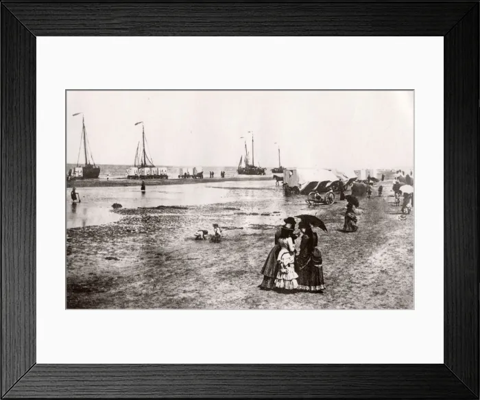 Framed Print : Bathing huts, tourist, on beach, likely Ostend, Belgium Framed Print : Bathing huts, tourist, on beach, likely Ostend, Belgium