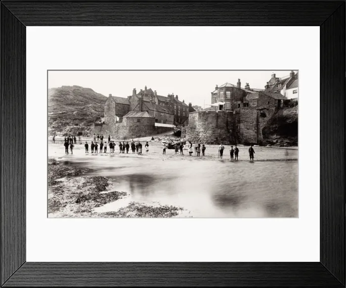 Framed Print : Group on the beach at Robin Hoods Bay, Yorkshire, England Framed Print : Group on the beach at Robin Hoods Bay, Yorkshire, England