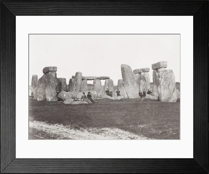Framed Print : Visitors at Stonehenge, England Framed Print : Visitors at Stonehenge, England
