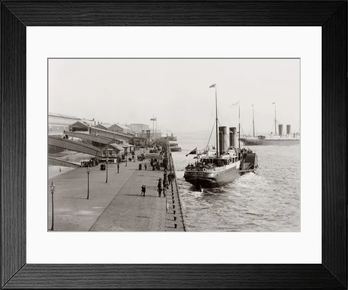Framed Print : The dock at the port of Liverpool, England Framed Print : The dock at the port of Liverpool, England