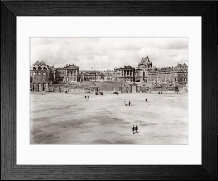 Framed Print : Facade of the Palace of Versailles, France Framed Print : Facade of the Palace of Versailles, France