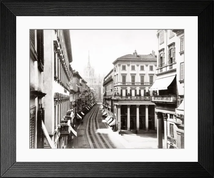 Framed Print : c. 1890 Italy Milan street view towards the Duomo Framed Print : c. 1890 Italy Milan street view towards the Duomo
