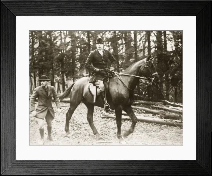 Framed Print : Early 20th century vintage press photograph Framed Print : Early 20th century vintage press photograph