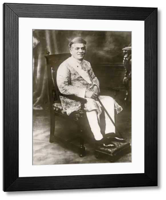Framed Print : Early 20th century vintage press photograph Framed Print : Early 20th century vintage press photograph