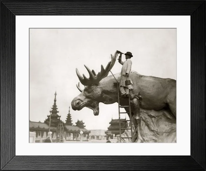 Framed Print : Early 20th century vintage press photograph Framed Print : Early 20th century vintage press photograph