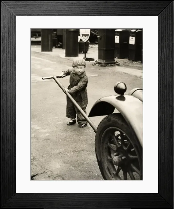 Framed Print : Early 20th century vintage press photograph Framed Print : Early 20th century vintage press photograph