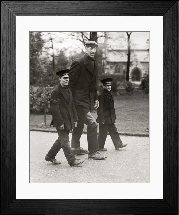 Framed Print : Early 20th century vintage press photograph Framed Print : Early 20th century vintage press photograph