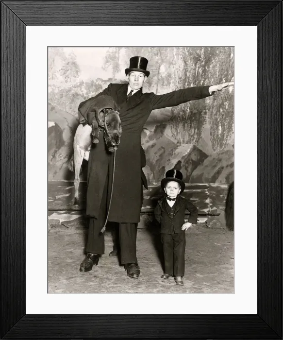 Framed Print : Early 20th century vintage press photograph Framed Print : Early 20th century vintage press photograph