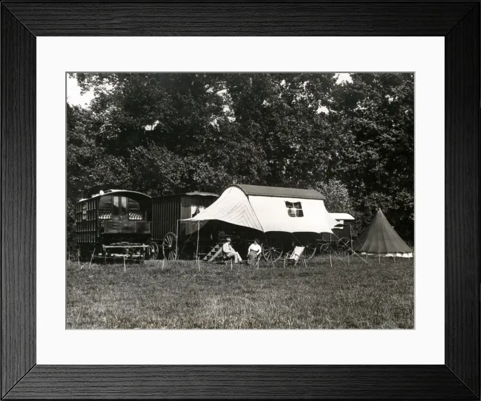 Framed Print : Early 20th century vintage press photograph Framed Print : Early 20th century vintage press photograph