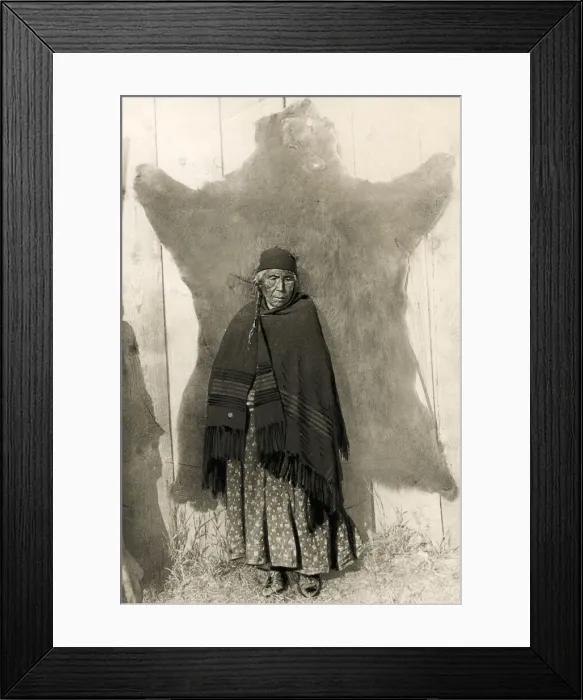 Framed Print : Early 20th century vintage press photograph Framed Print : Early 20th century vintage press photograph