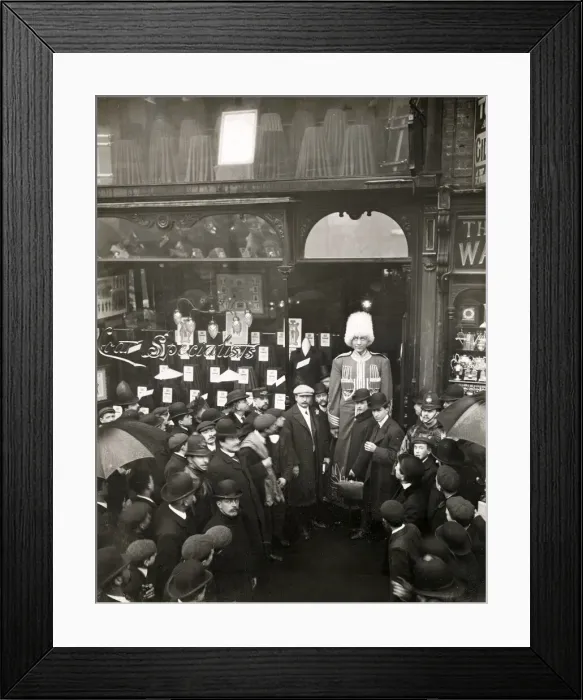 Framed Print : Early 20th century vintage press photograph Framed Print : Early 20th century vintage press photograph