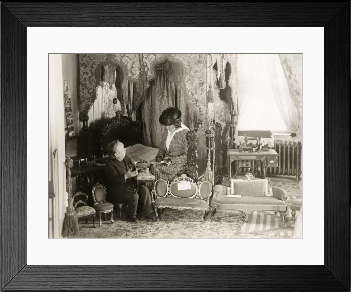 Framed Print : Early 20th century vintage press photograph Framed Print : Early 20th century vintage press photograph