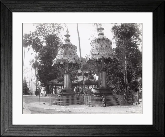Framed Print : Golden Umbrellas, Shwedagon temple, Rangoon, Yangon Framed Print : Golden Umbrellas, Shwedagon temple, Rangoon, Yangon