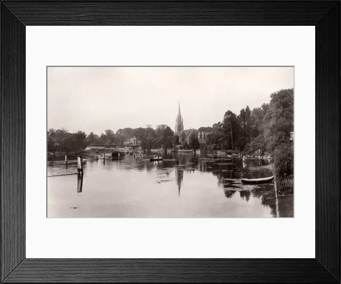 Framed Print : Vintage 19th century photograph - United Kingdom - boating, probably on the River Thames Framed Print : Vintage 19th century photograph - United Kingdom - boating, probably on the River Thames